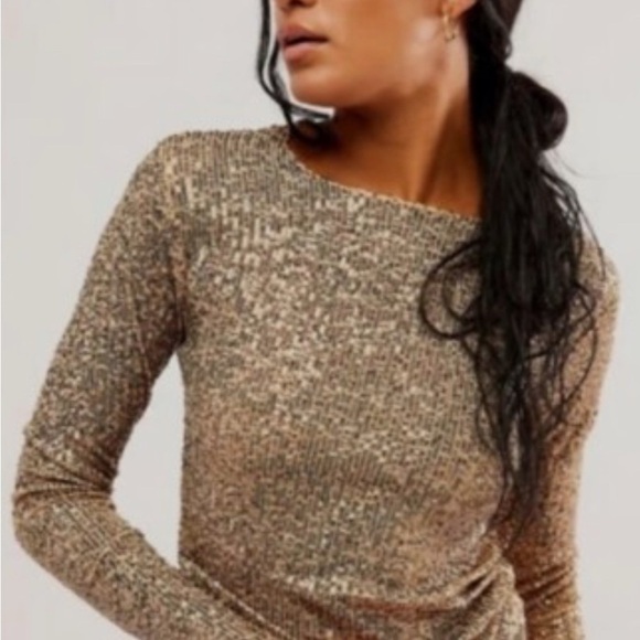 Free People Gold Sequin Crew Neck Long Sleeve Top Pull Over NWT - Picture 3 of 13